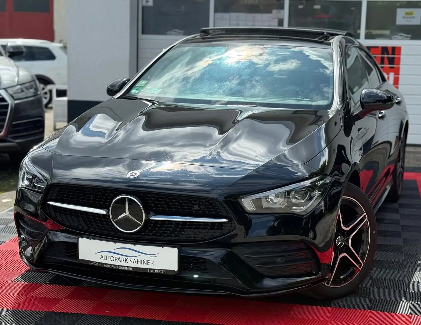 Mercedes-Benz CLA 250 AMG/PANO Schwarz - 1