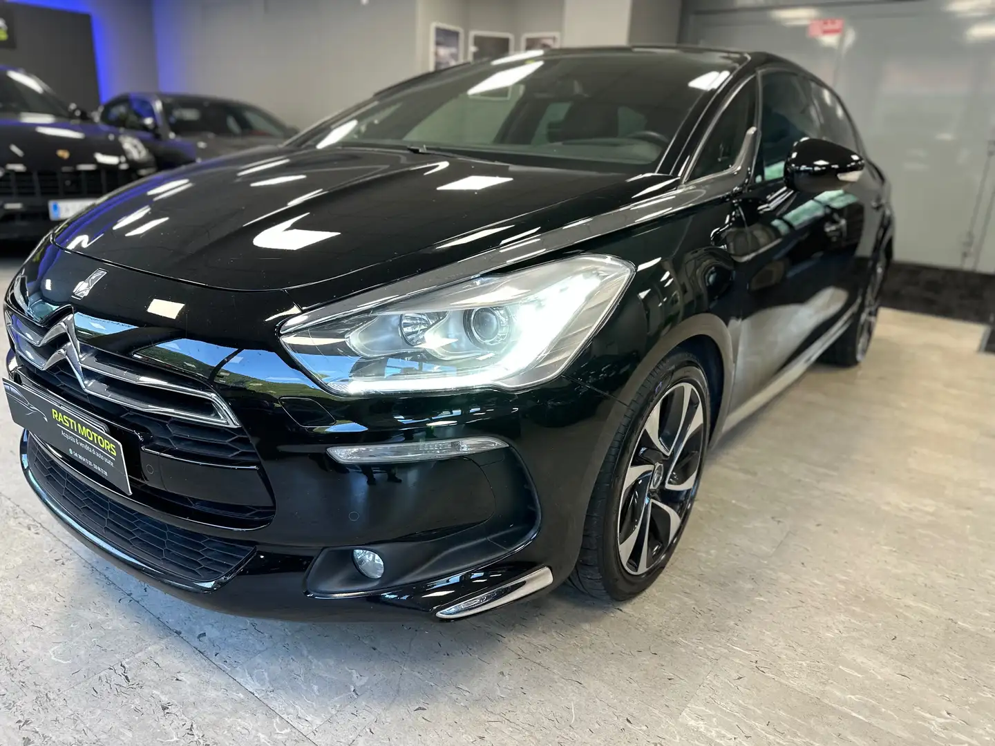 Citroen DS5 DS5 2.0 bluehdi Sport Chic 180cv auto Negro - 2