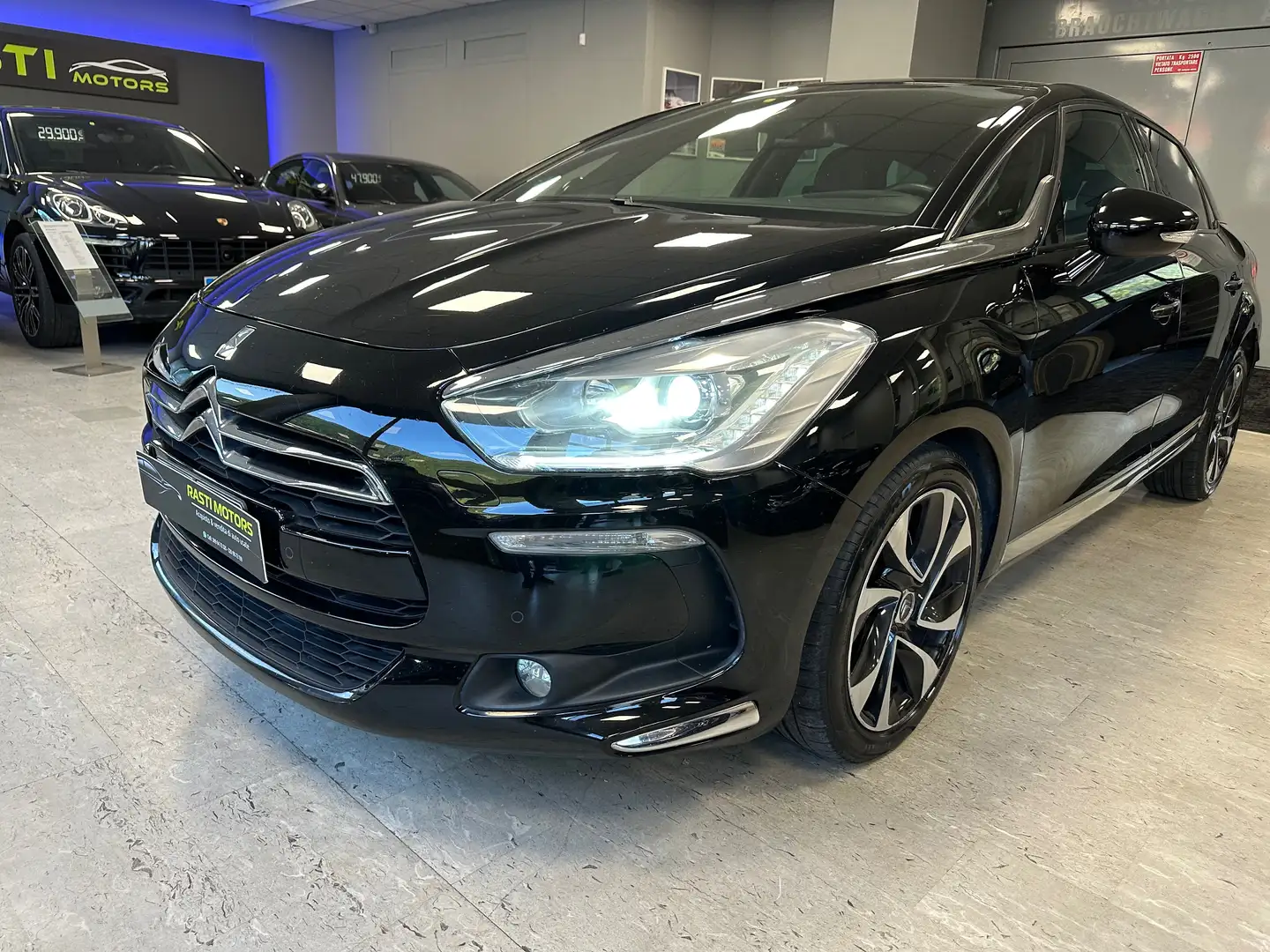 Citroen DS5 DS5 2.0 bluehdi Sport Chic 180cv auto Negro - 1