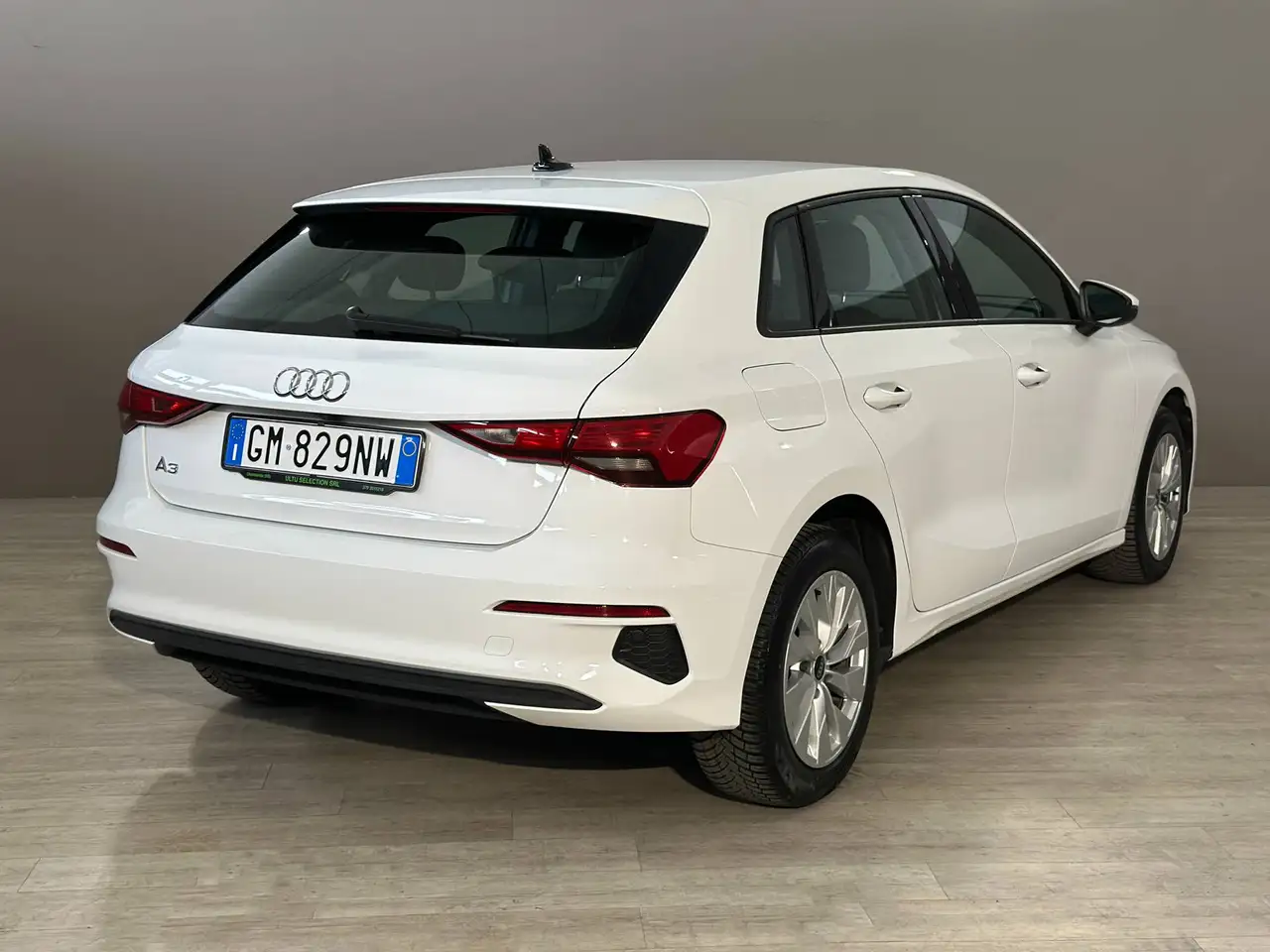 2023 Audi A3 Sportback 40 TFSI e Business S-Tronic, photograph 2