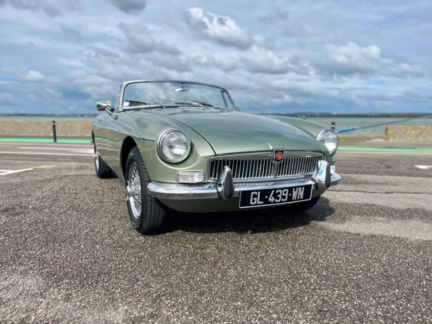 MG MGB Grau - 2