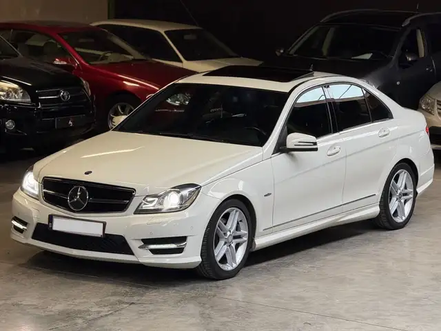 Mercedes-Benz C 250 7G-TRONIC Avantgarde // Amg Pakket // Full