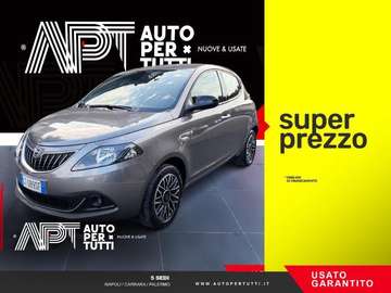Ypsilon 1.0 firefly hybrid Platino s&s 70cv