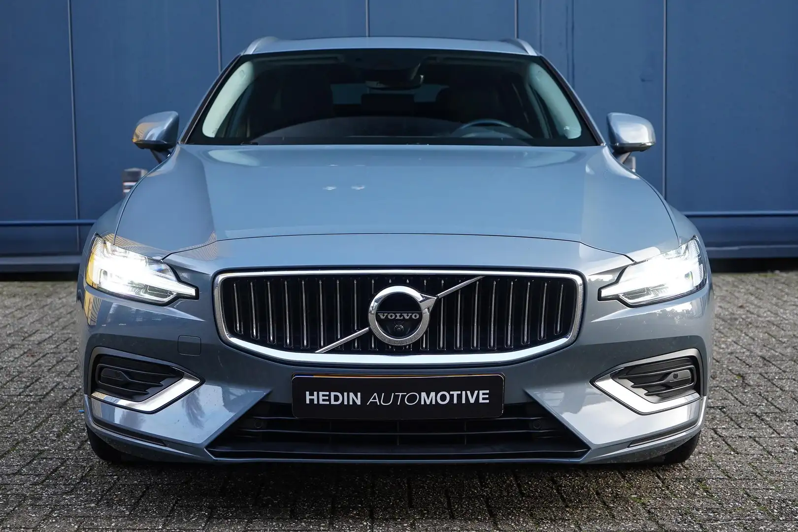 Volvo V60 2.0 B4 Inscription | Trekhaak | Pilot assist | Pan Gris - 2