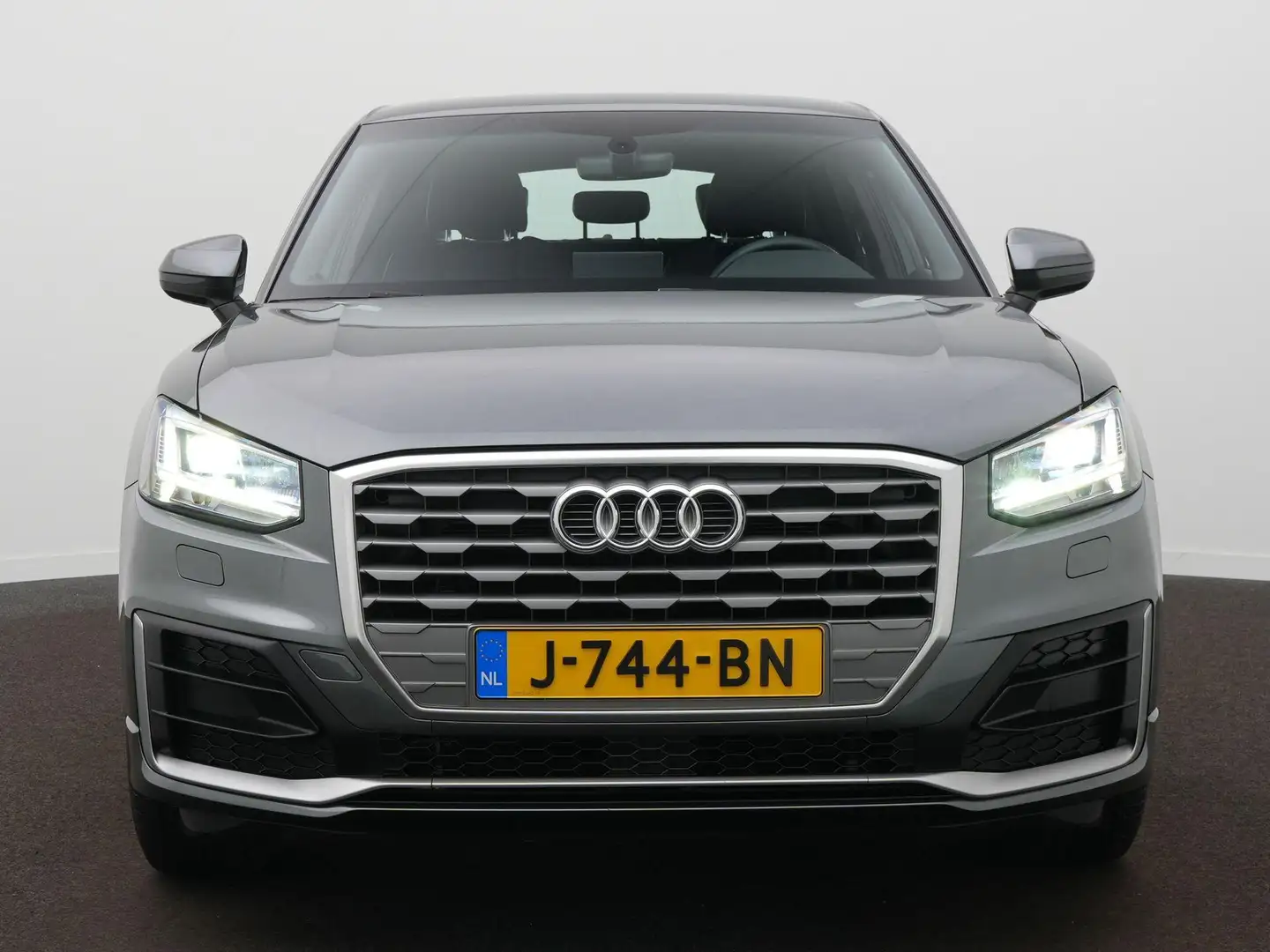 Audi Q2 30 TFSI S Edition S Line | Navi | Climate | LED Grijs - 2