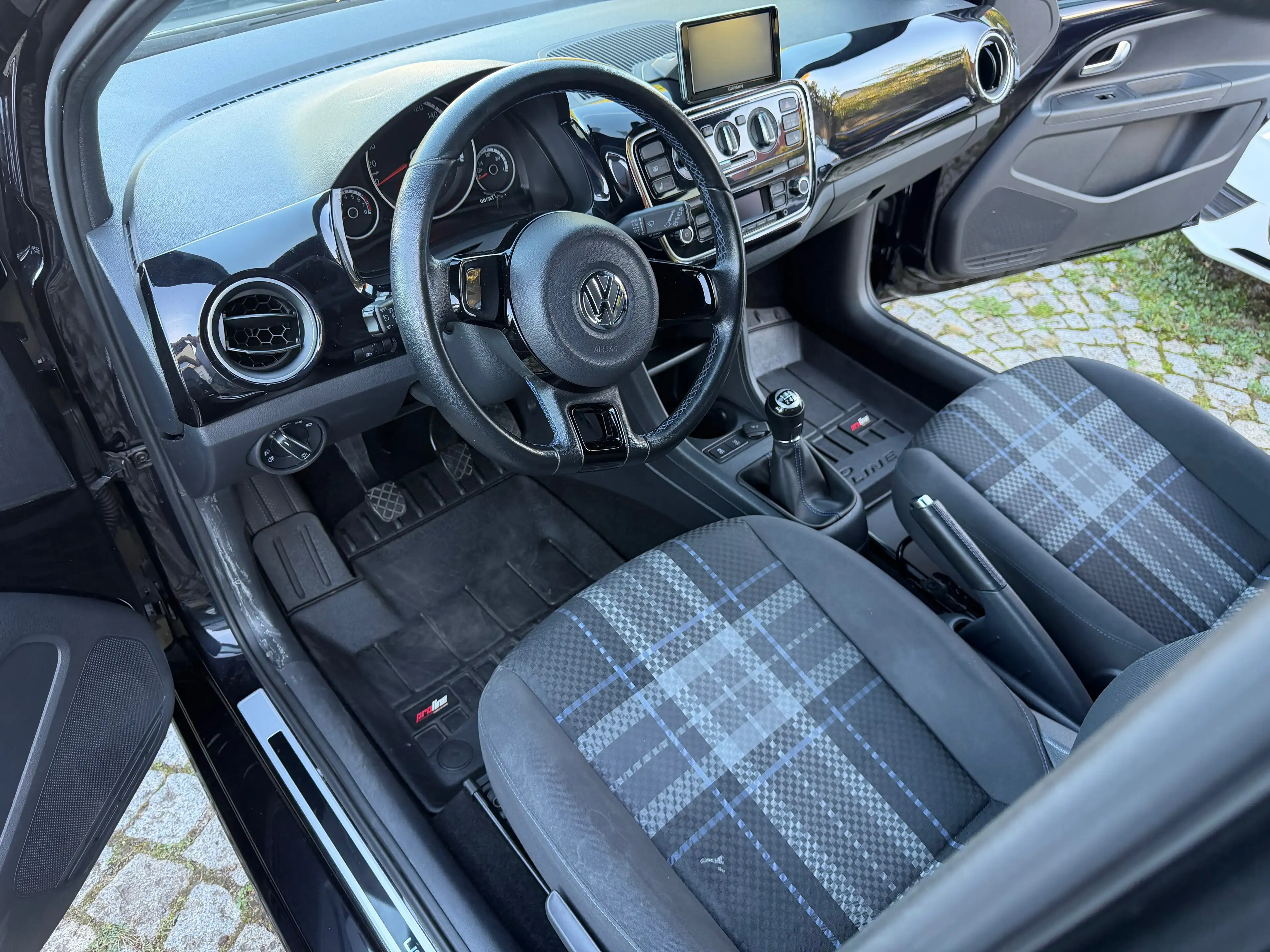 Volkswagen up! club up! /17-Zoll Alu /Heckspoiler /Sitzheizung/Klima — photo 10