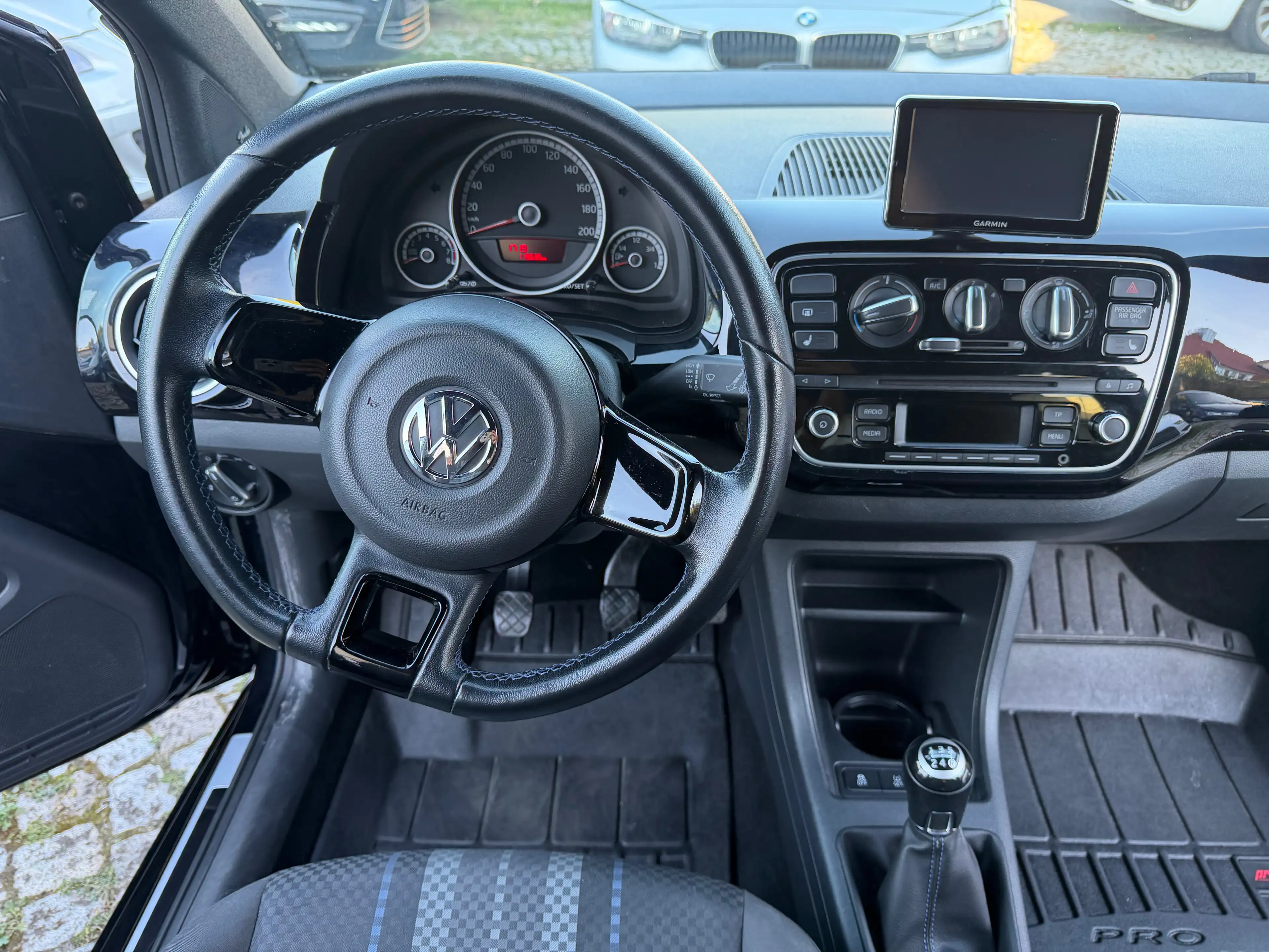 Volkswagen up! club up! /17-Zoll Alu /Heckspoiler /Sitzheizung/Klima — photo 13