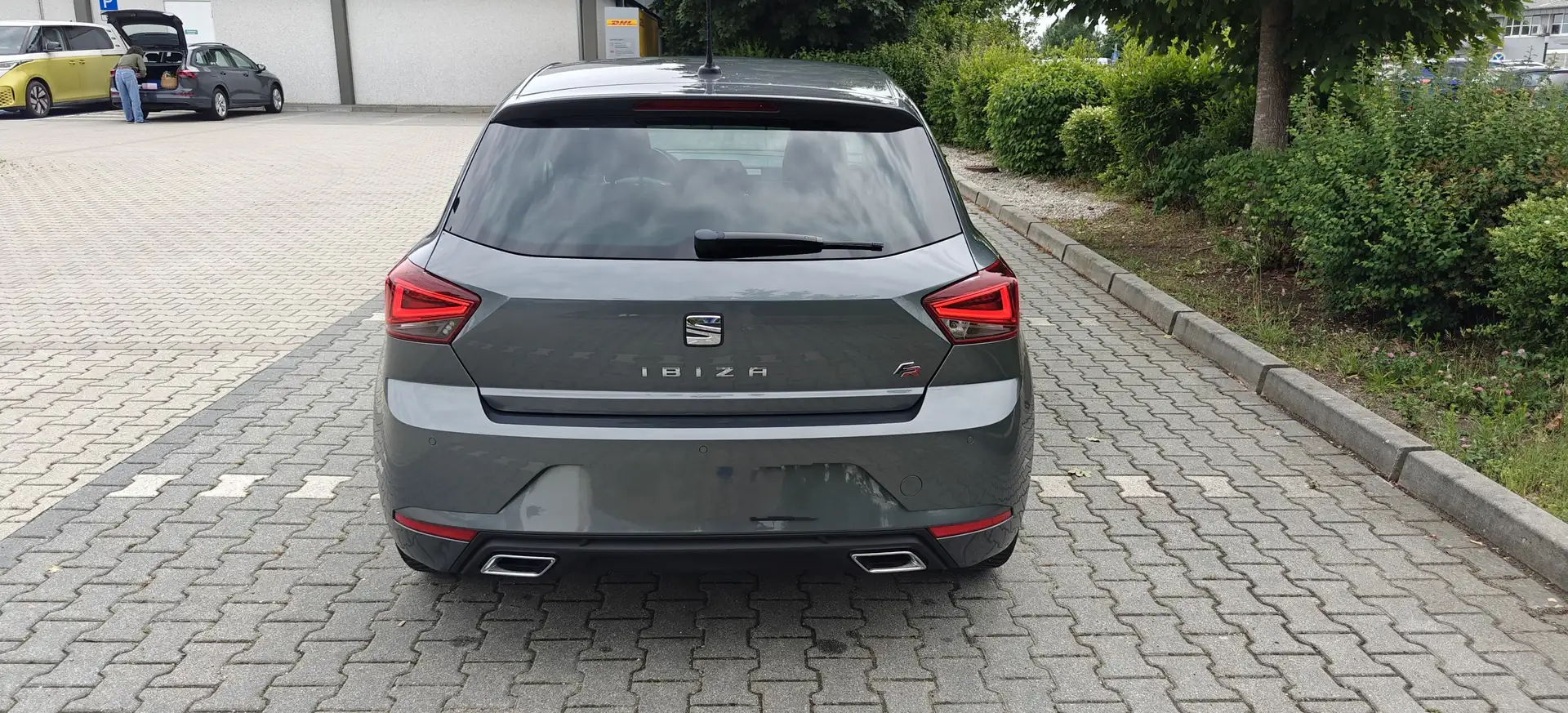 SEAT Ibiza FR Grau - 1