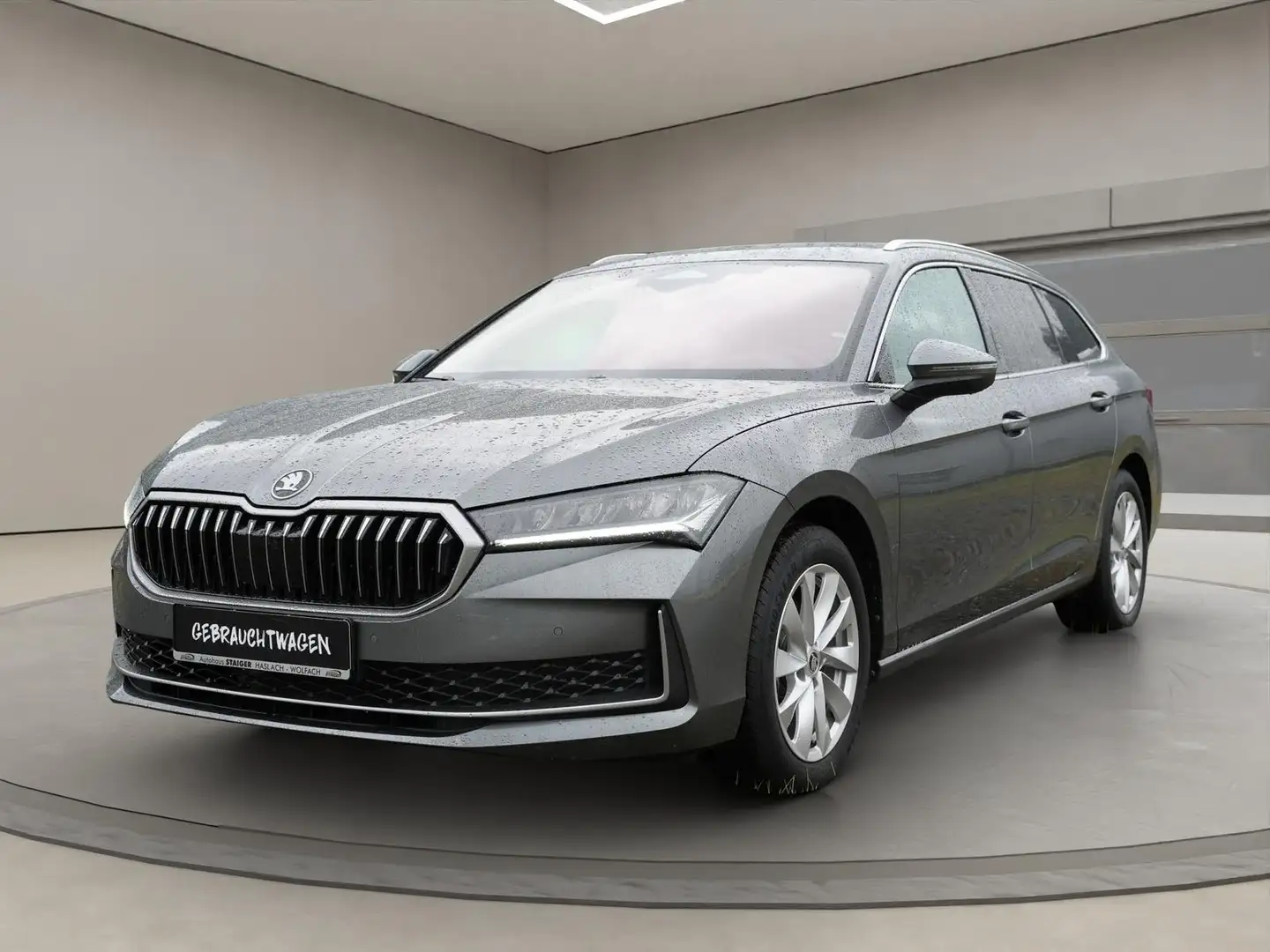 Skoda Superb Combi Selection 1,5 eTSI+SHZ+Kamera+ Grau - 1