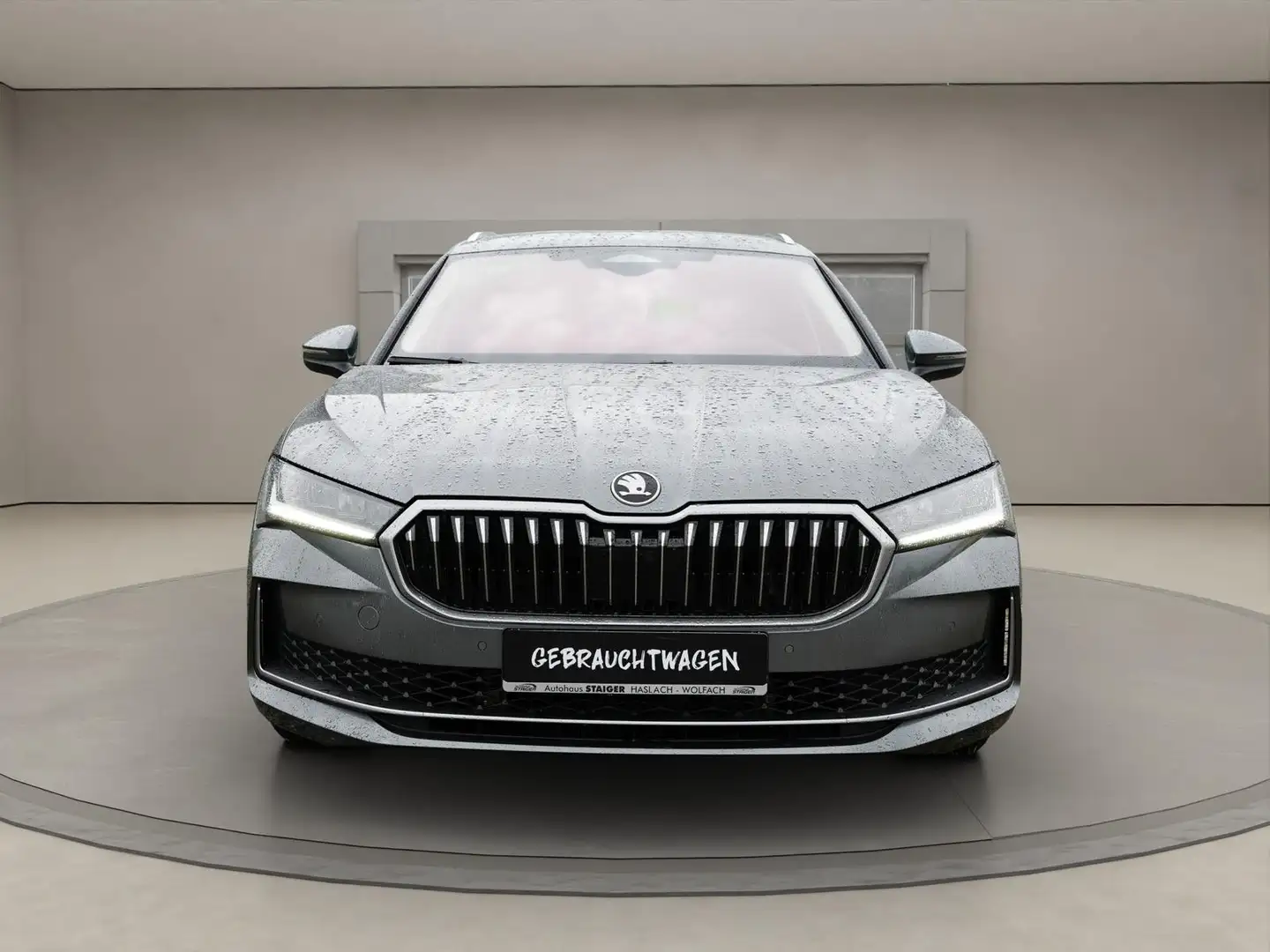 Skoda Superb Combi Selection 1,5 eTSI+SHZ+Kamera+ Grau - 2