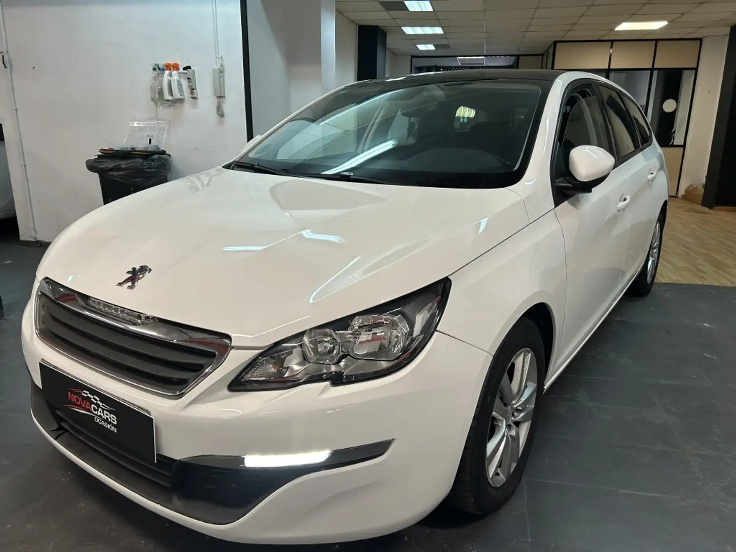 Peugeot 308 1.2 e-THP PureTech S&S Business Line Blanco - 1