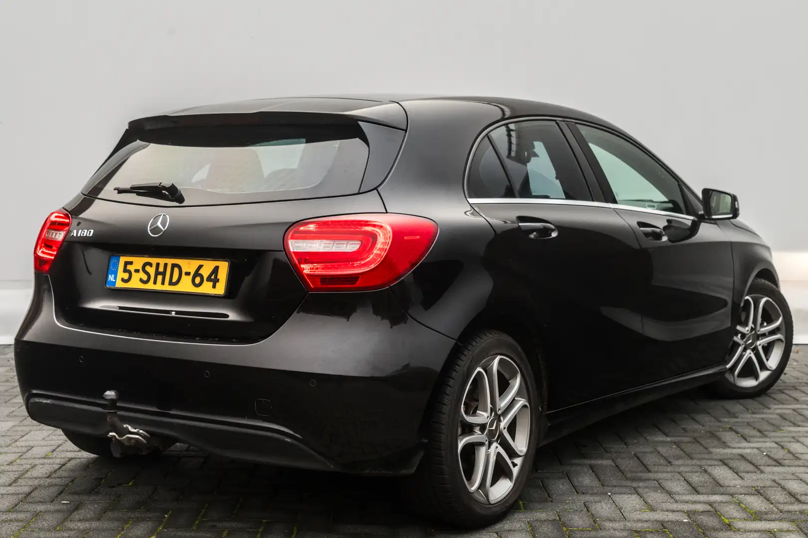 Mercedes-Benz A 180 123 PK Edition Navigatie 4U3 RIJKLAAR INCL : GARAN Zwart - 2