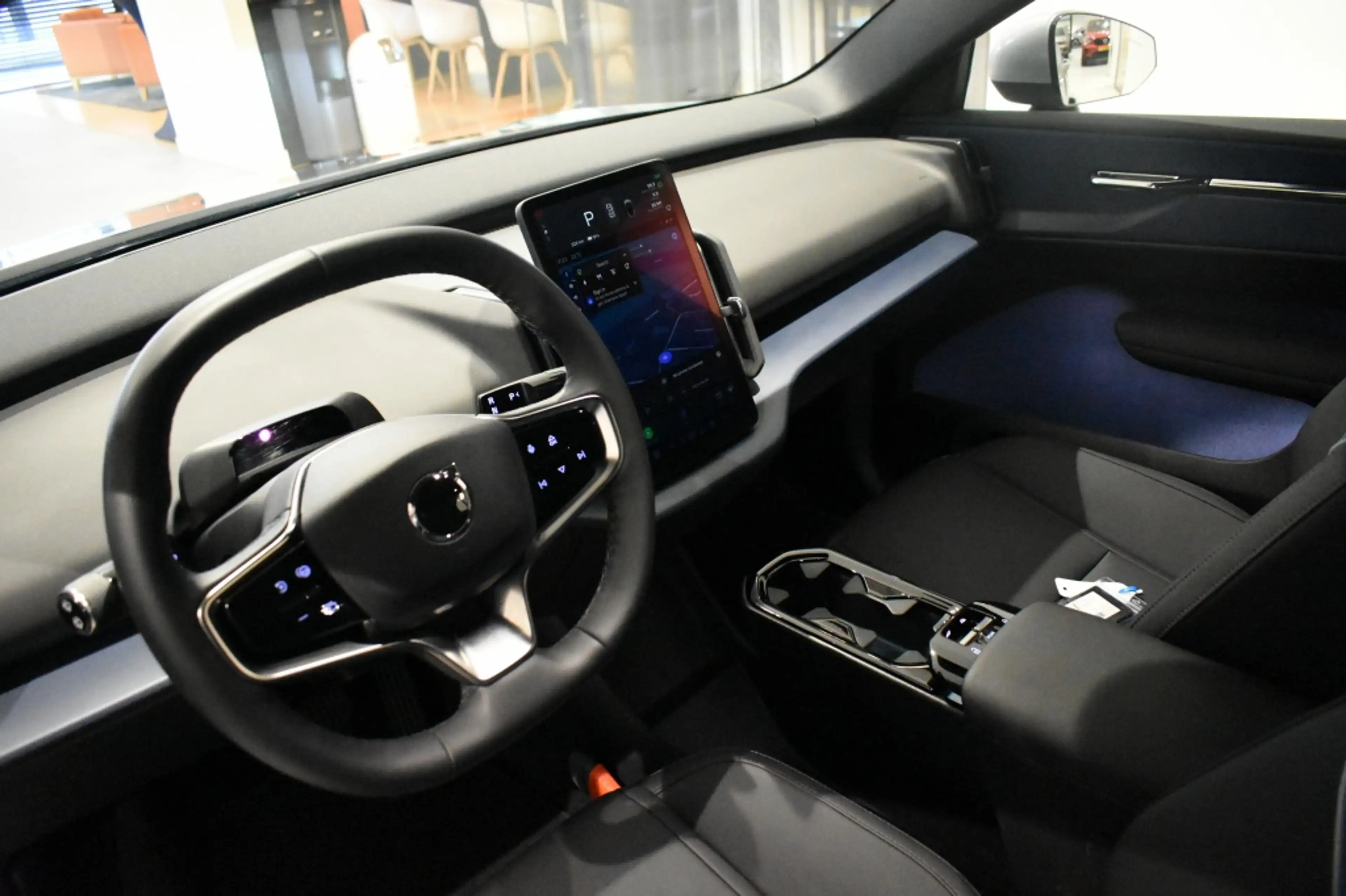 Volvo EX30 Extended Core 272pk/69kWh | Climate | Camera — photo 3