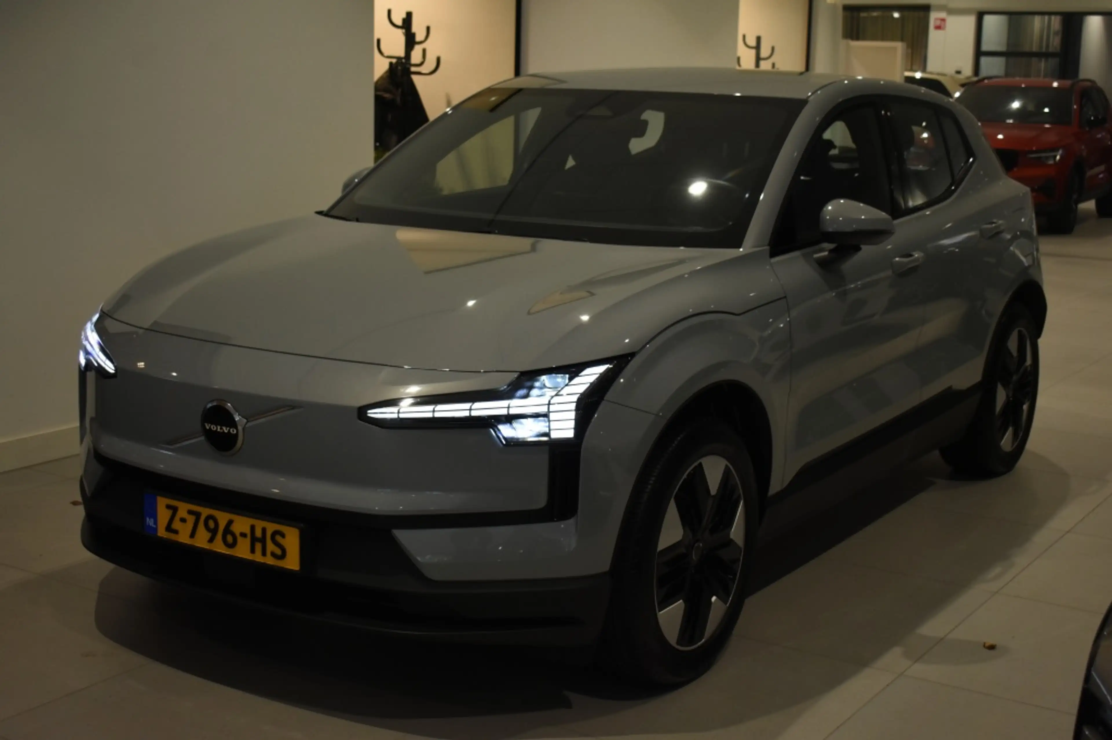 Volvo EX30 Extended Core 272pk/69kWh | Climate | Camera — photo 2