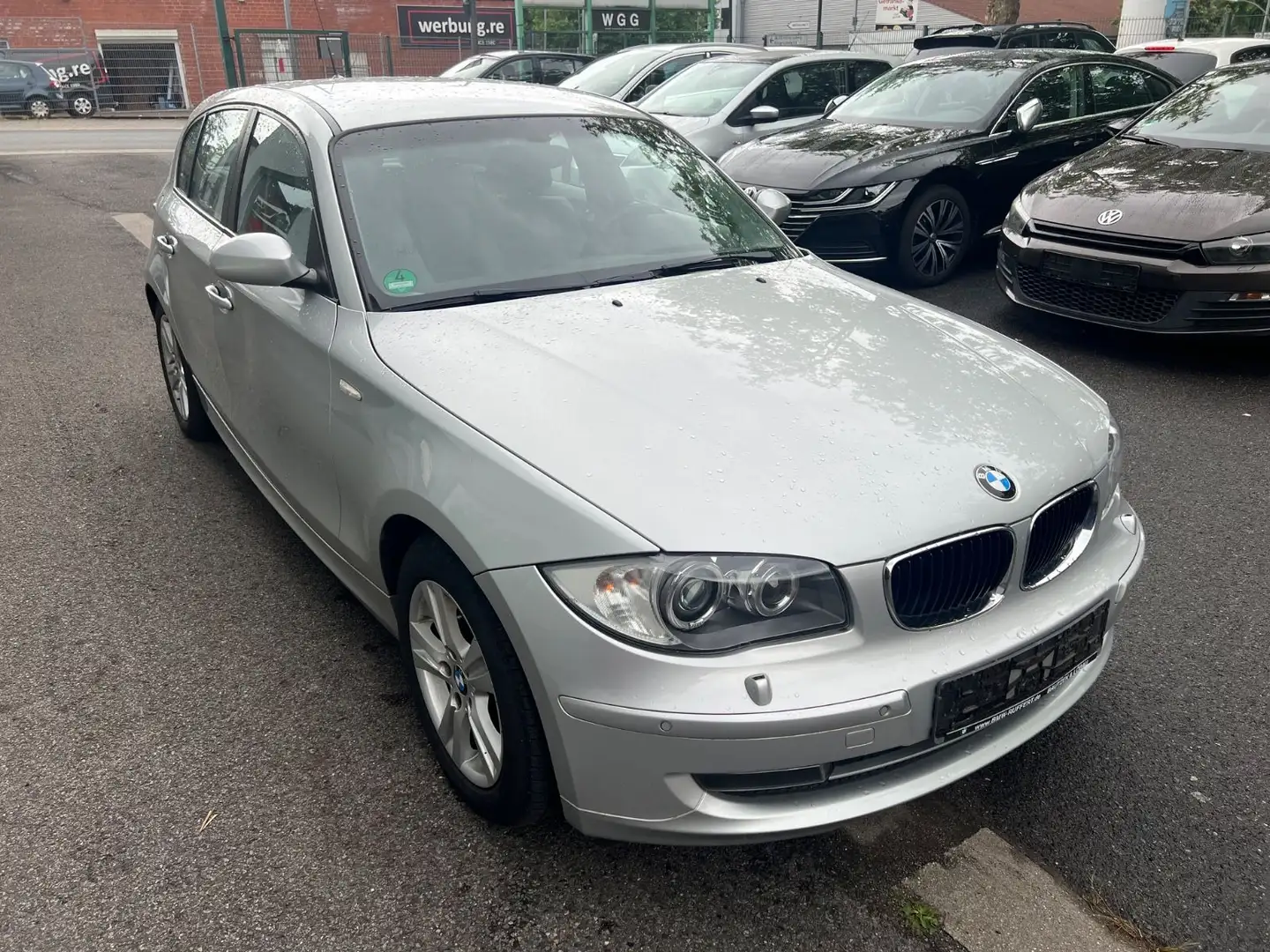 BMW 118 1 Lim. 118i"Klimaaut."2.Hand"Xenon"PDC"Alufelgen Argento - 1