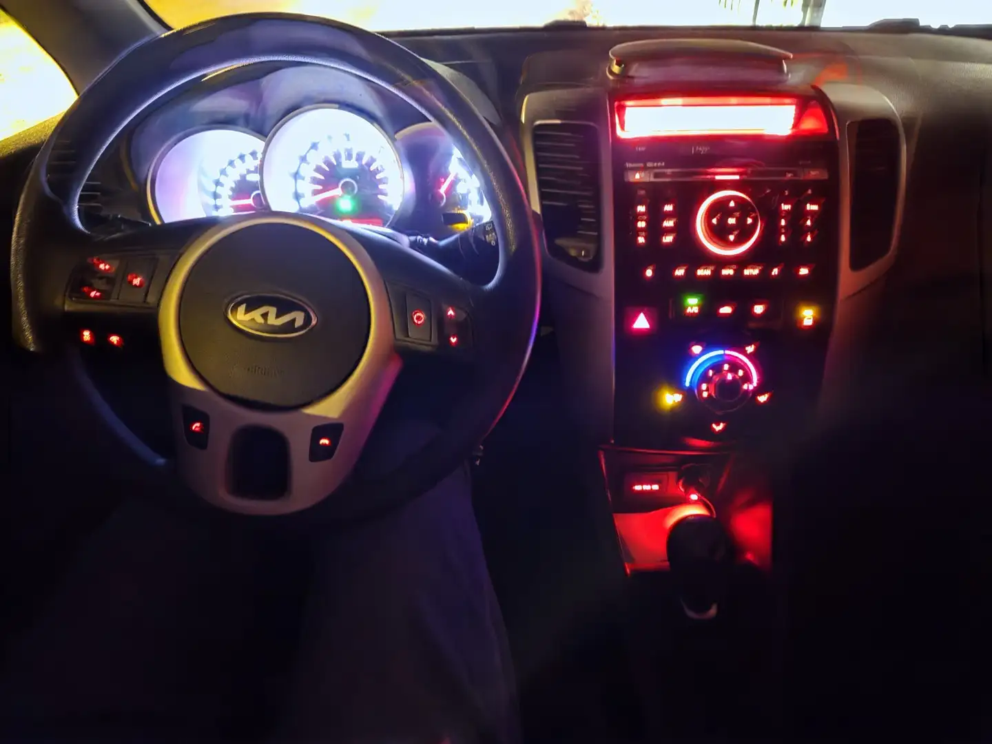 Kia Venga Venga 1,4 MPI ISG Classic Classic Braun - 1