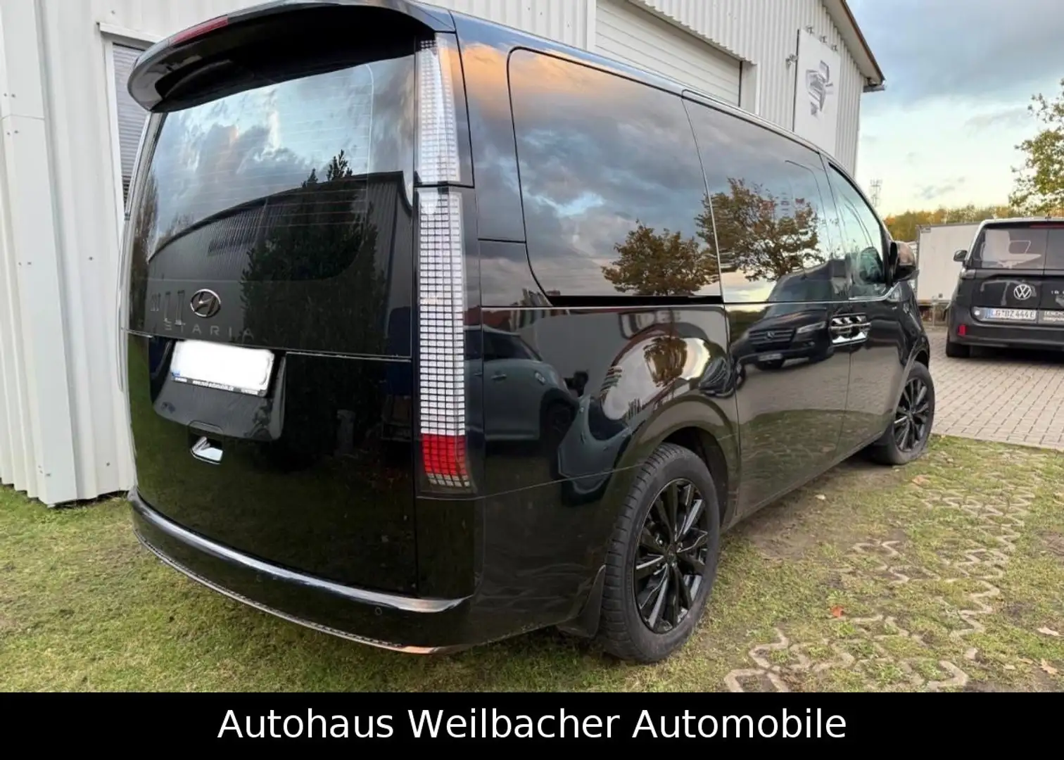 Hyundai STARIA Signature 4WD * Voll * Leder * LED * Schwarz - 2
