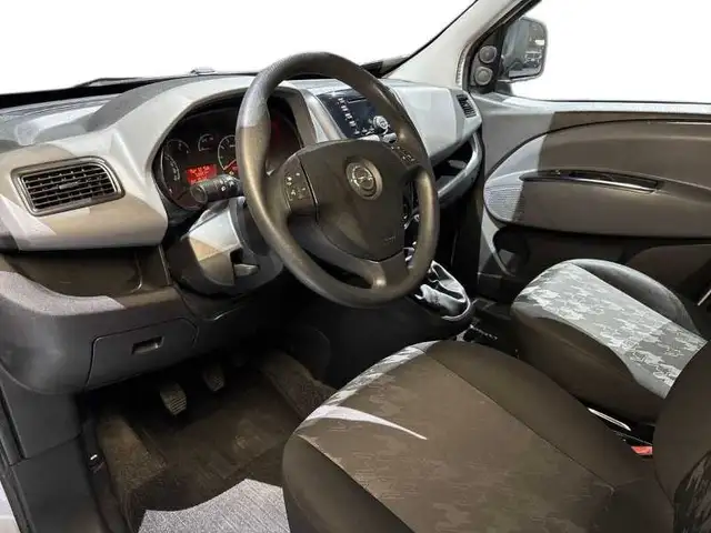 Opel Combo view 11