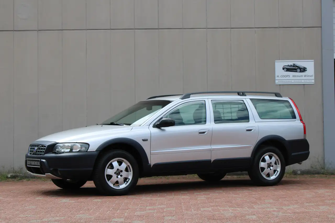 Volvo XC70 2.4T AWD AUTOMAAT BLIJVEND YOUNGTIMER !!! incl. 21, foto 3