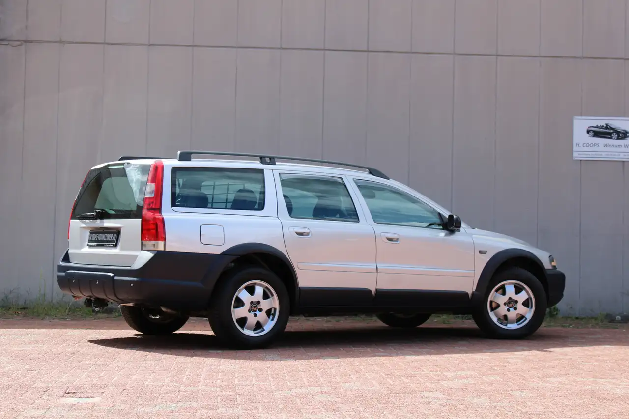 Volvo XC70 2.4T AWD AUTOMAAT BLIJVEND YOUNGTIMER !!! incl. 21, foto 12