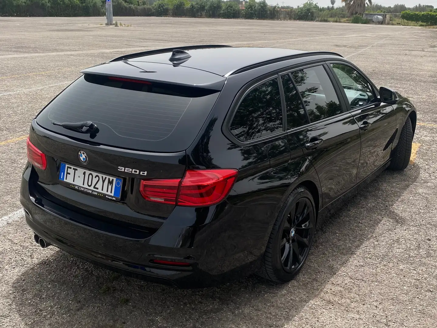 BMW 320 320d Touring auto Nero - 2