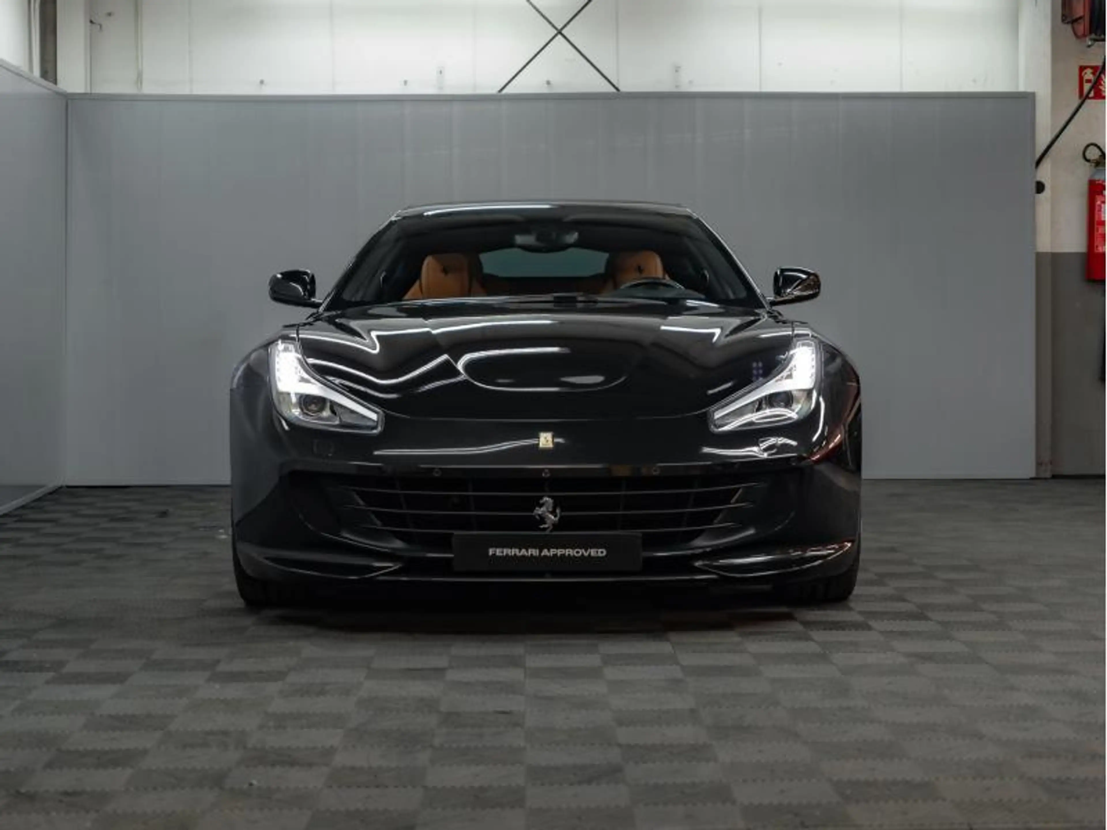 Ferrari GTC4 Lusso V12 — photo 8