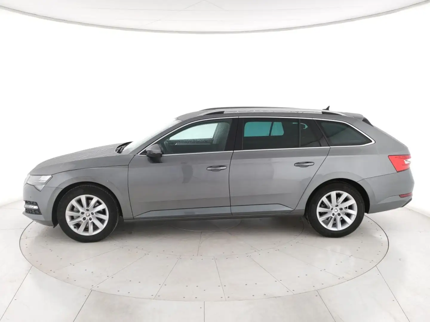 Skoda Superb Wagon 2.0 tdi evo Executive 150cv dsg Grigio - 2