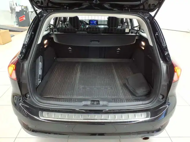 Ford Focus view 15