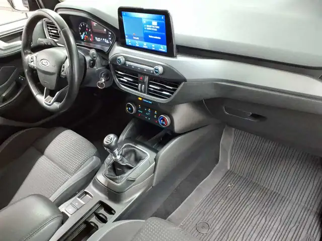 Ford Focus view 9