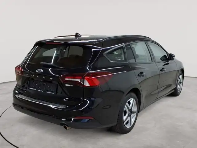 Ford Focus view 4