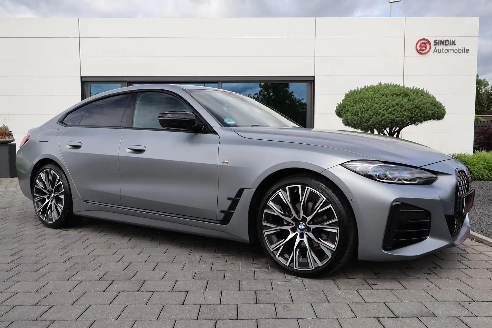 BMW 420 420d xDrive GC M Sport-Pano-Standhzg.-ACC-Matt Grau - 2