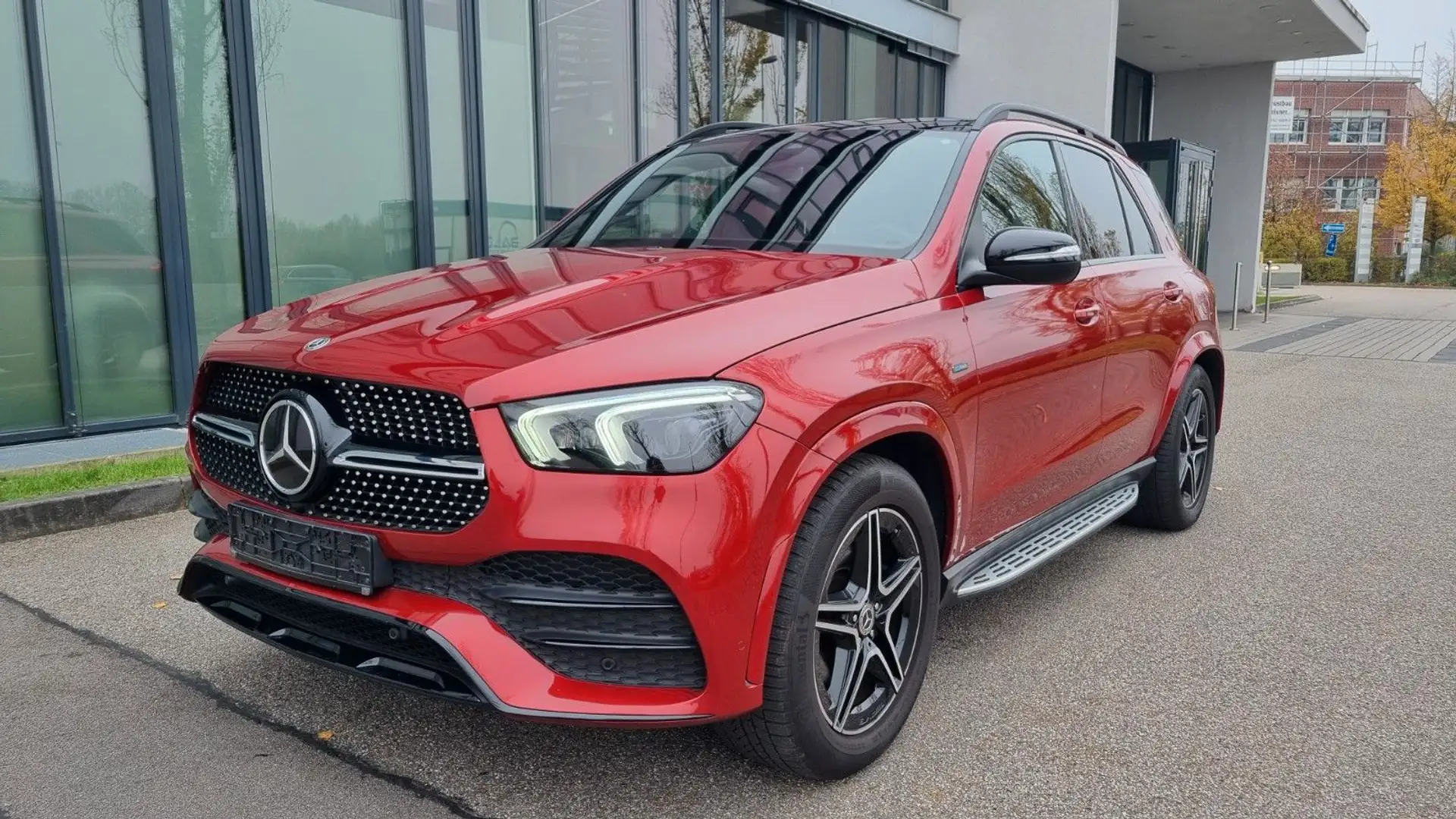 Mercedes-Benz GLE 350 de 4M AMG Pano Airmatik AHK HiFI B. Night Rot - 1