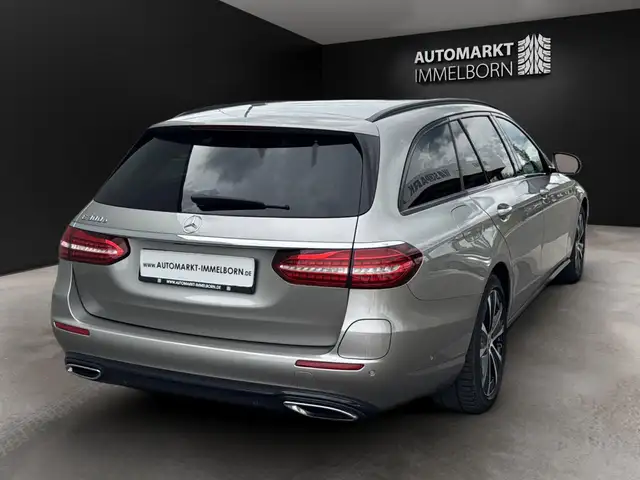 Mercedes-Benz E-Class view 7