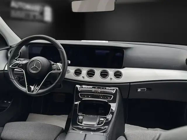 Mercedes-Benz E-Class view 15