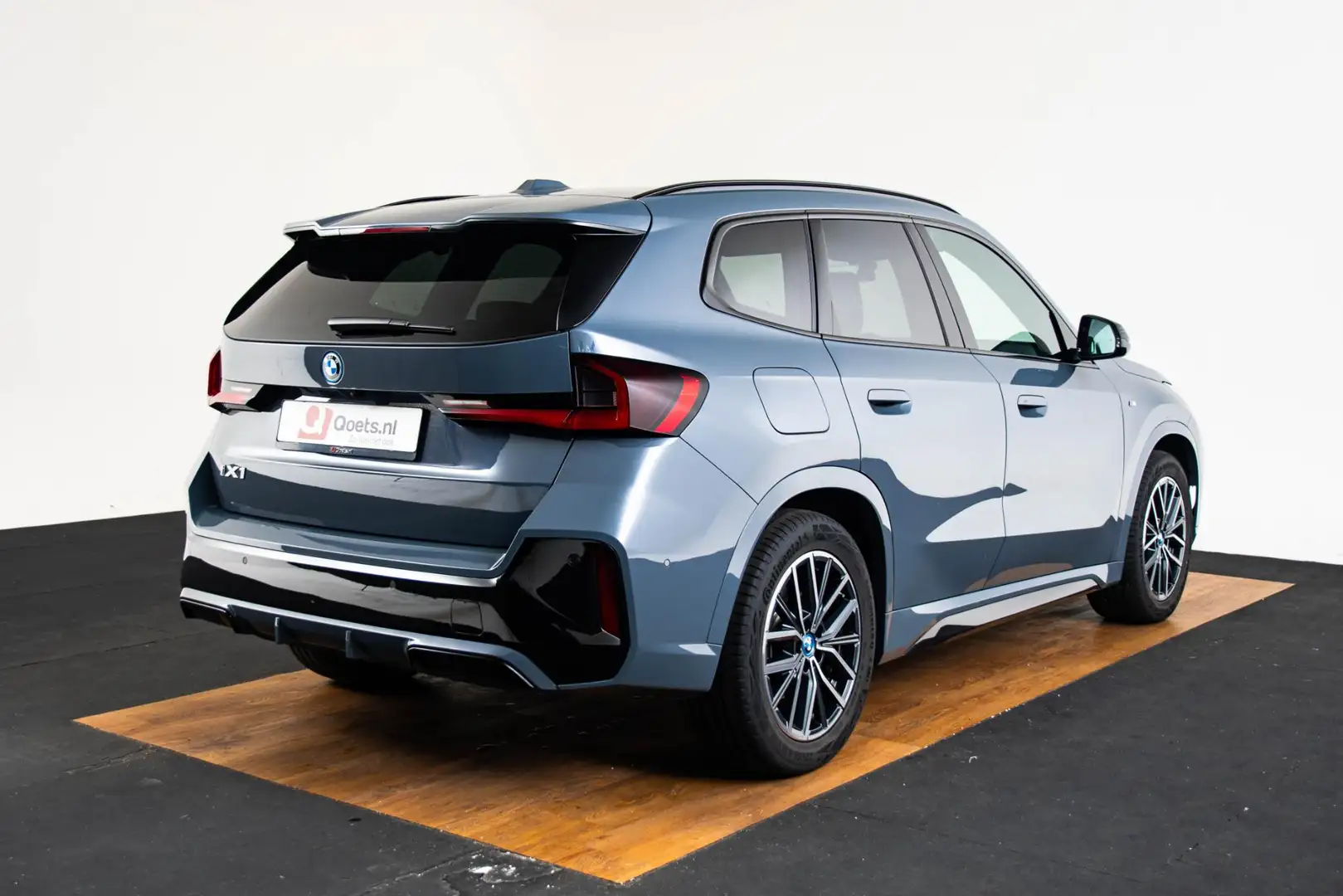 BMW iX1 xDrive30 Launch Edition 67 kWh M Sport - Trekhaak Bleu - 2