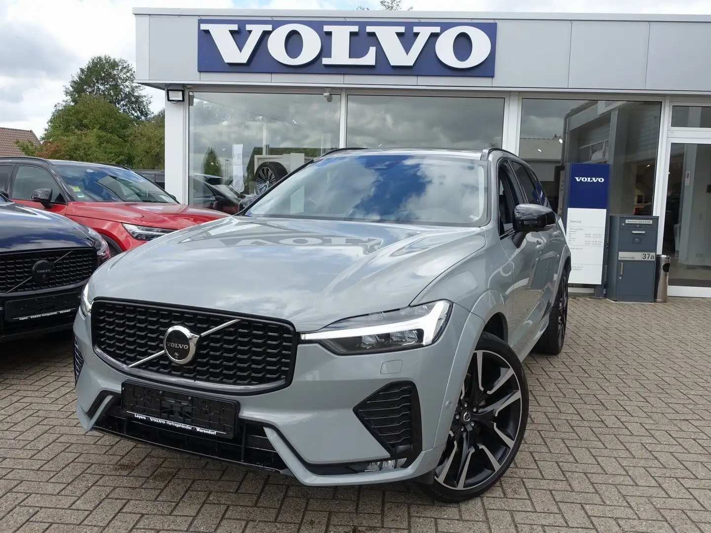 Volvo XC60 Ultra B5 AWD Dark/Massage/B&W/360°/Pano Grijs - 1