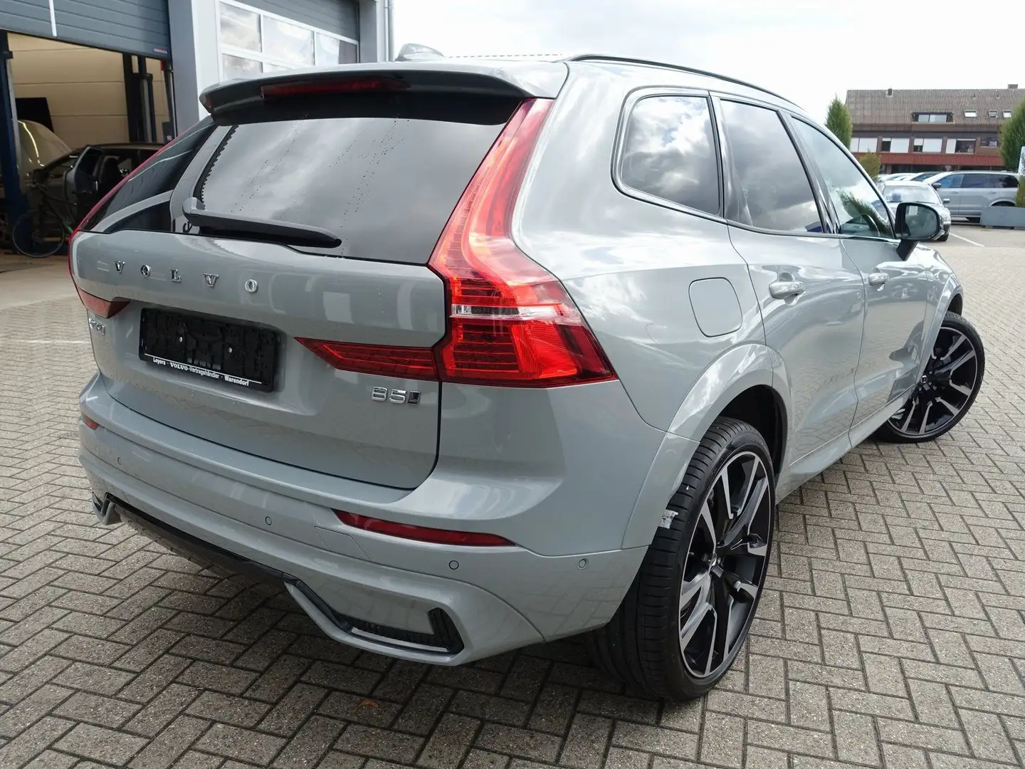 Volvo XC60 Ultra B5 AWD Dark/Massage/B&W/360°/Pano Grijs - 2