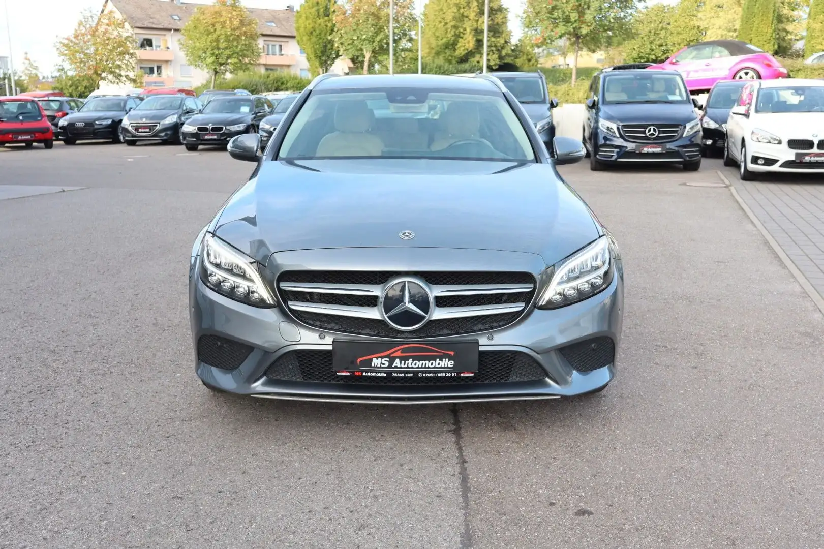 Mercedes-Benz C 180 T CGI Avantgarde_LED_Navi_Kamera_AHK Grau - 2