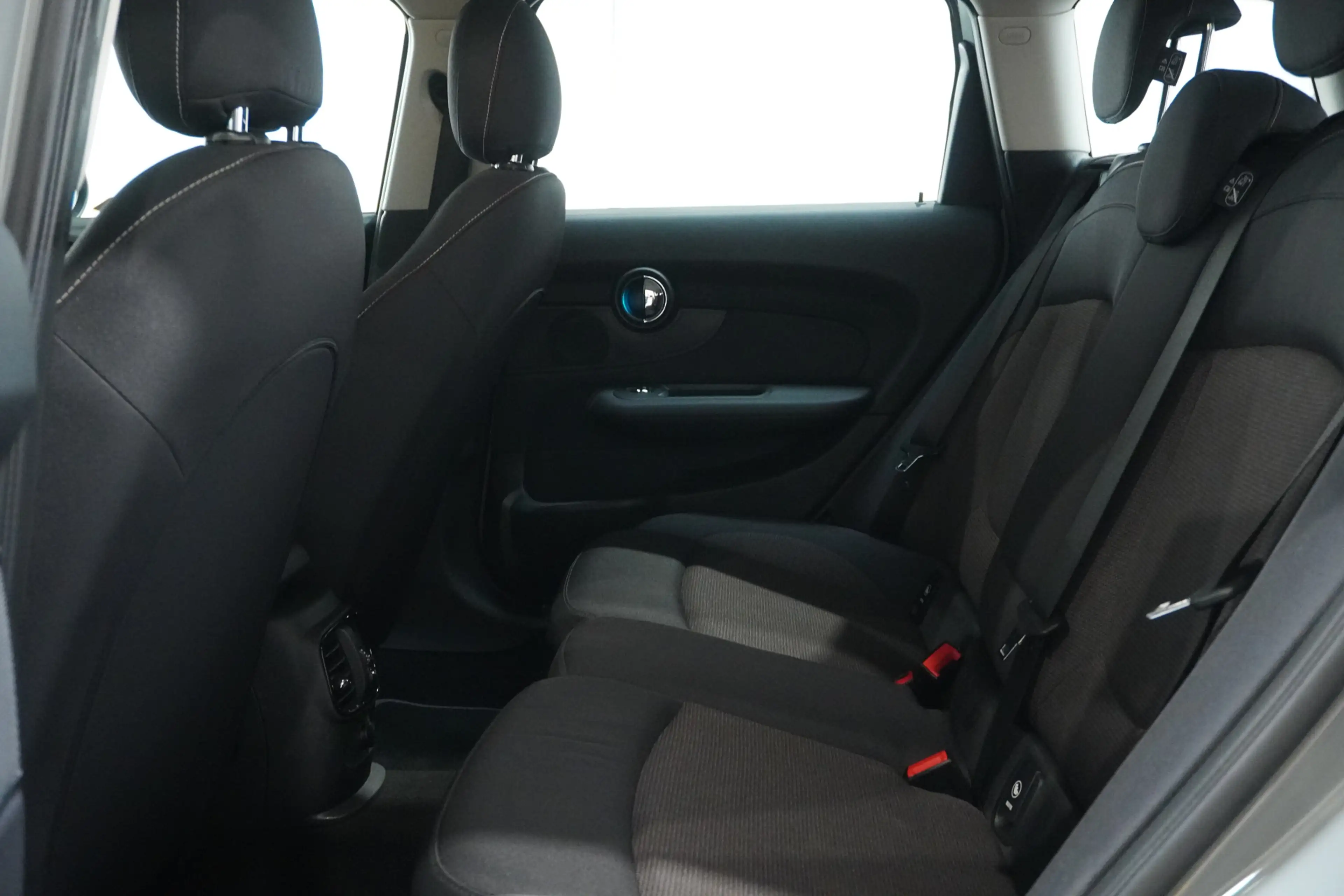 MINI One Clubman 1.5 Salt Business Editie — photo 31