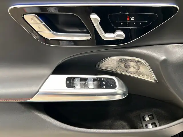 Mercedes-Benz E Class view 14