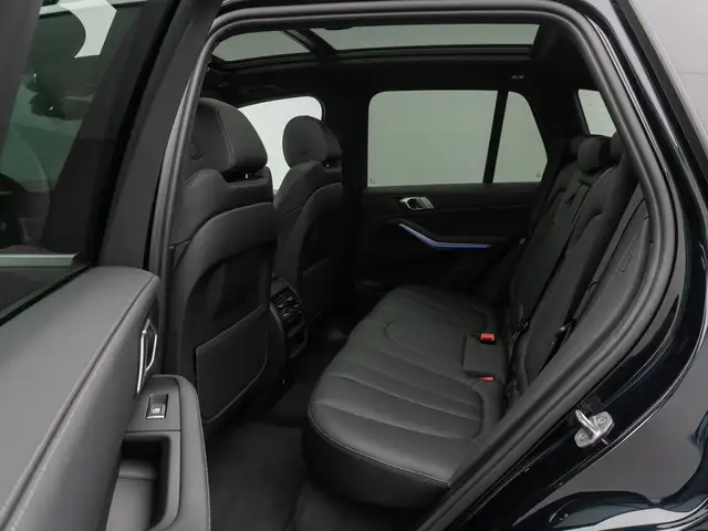 BMW X5 X5 M view 25