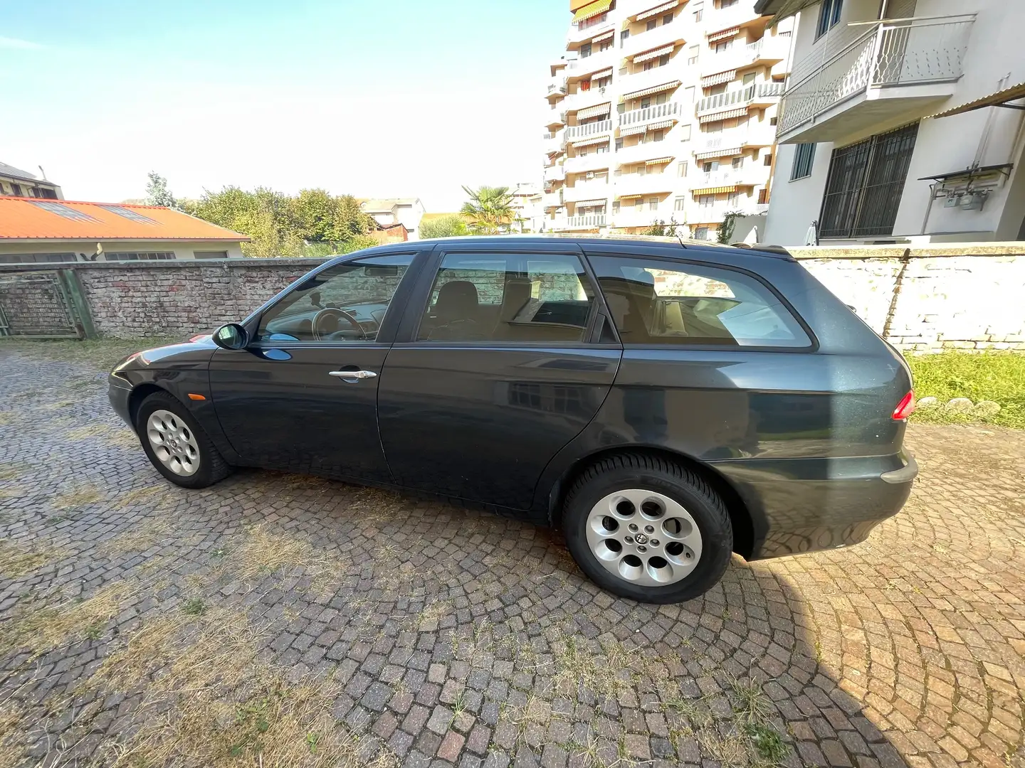Alfa Romeo 156 156 1.9 JTD cat Sportwagon Distinctive (85 kw) Nero - 2