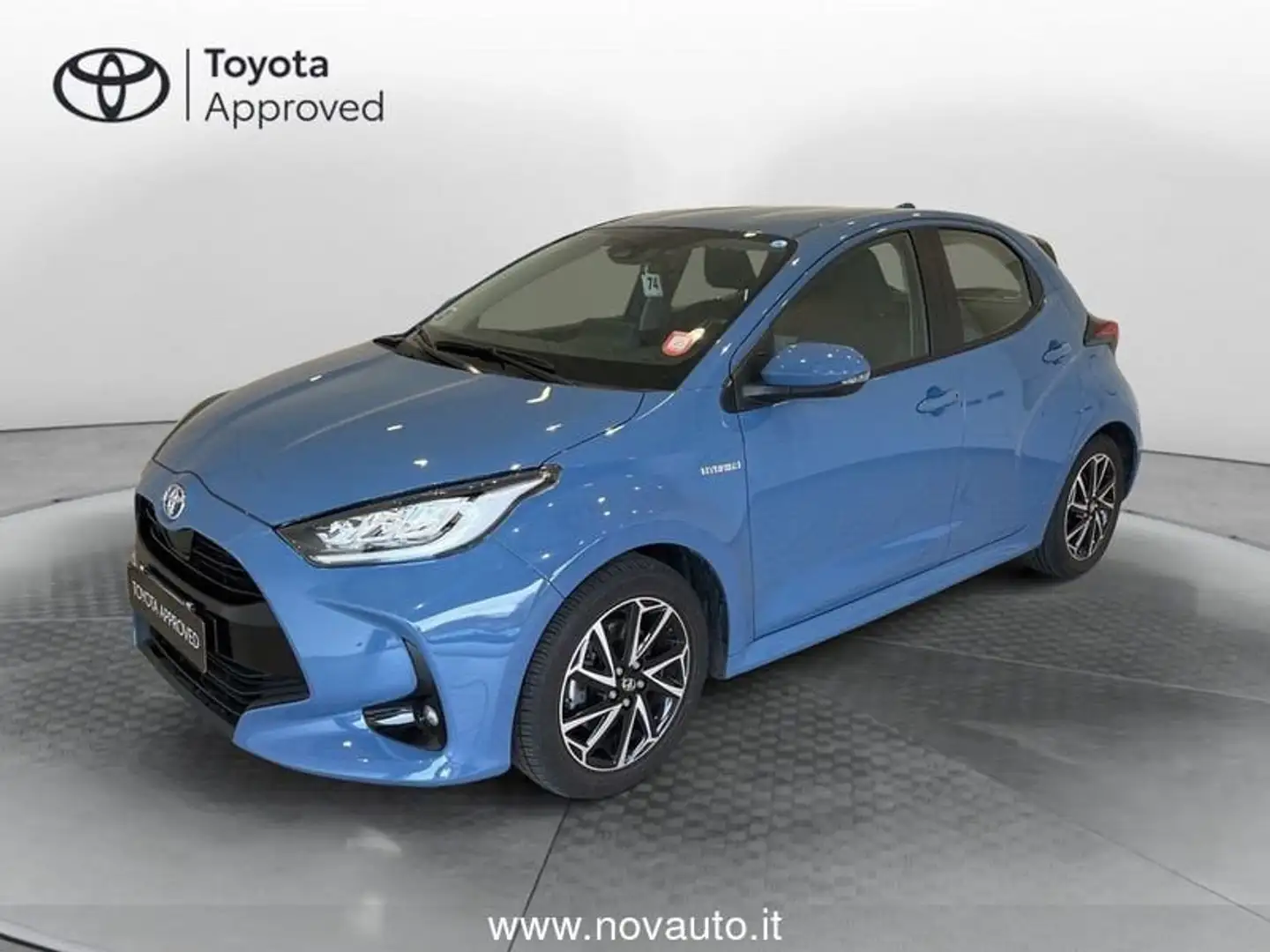 Toyota Yaris 1.5 Hybrid 5 porte Trend Blauw - 1