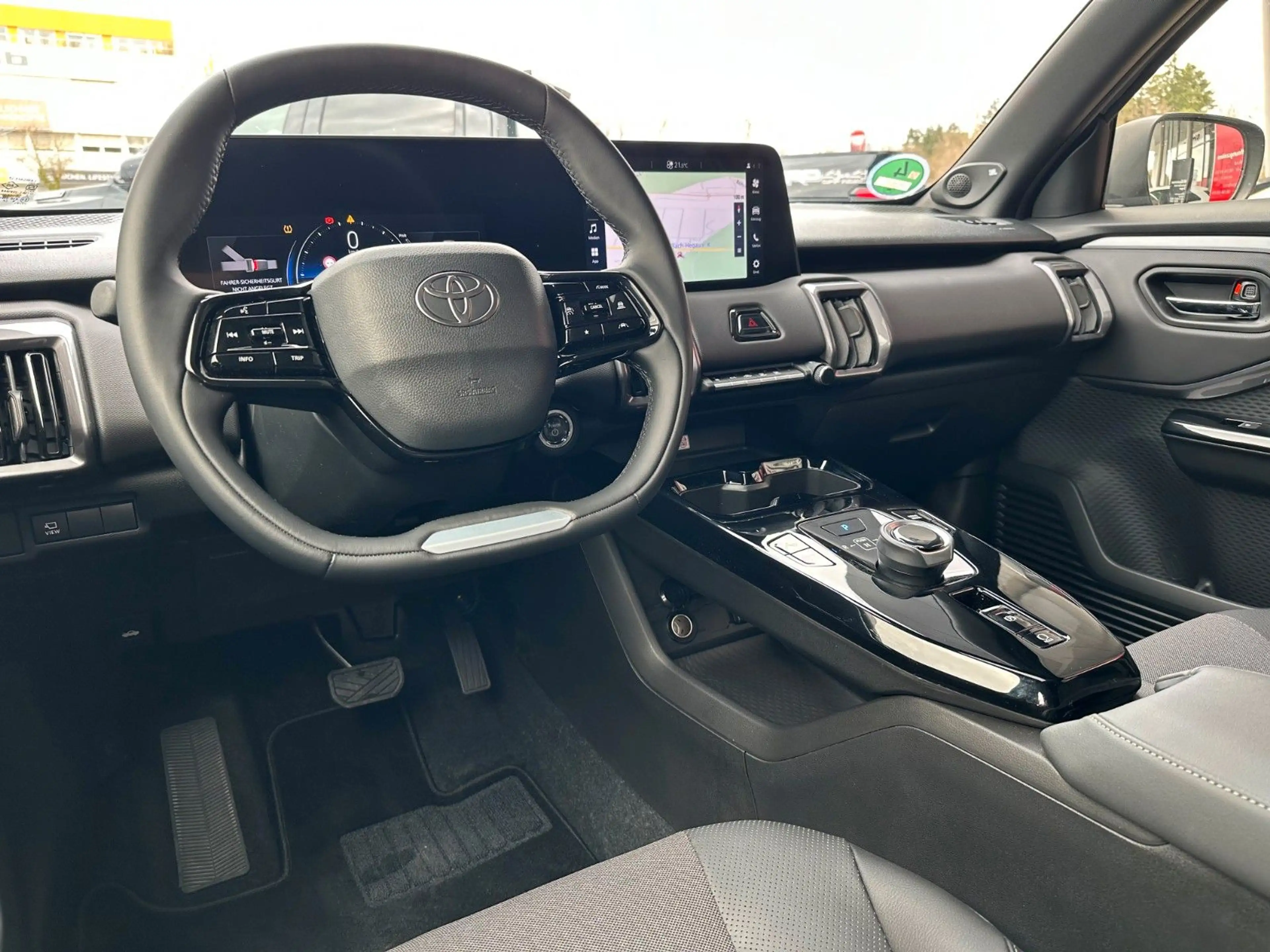 Toyota Urban Cruiser BEV 4x2 Lounge 128kW ACC + LED + PANORAMA + 360° — photo 10