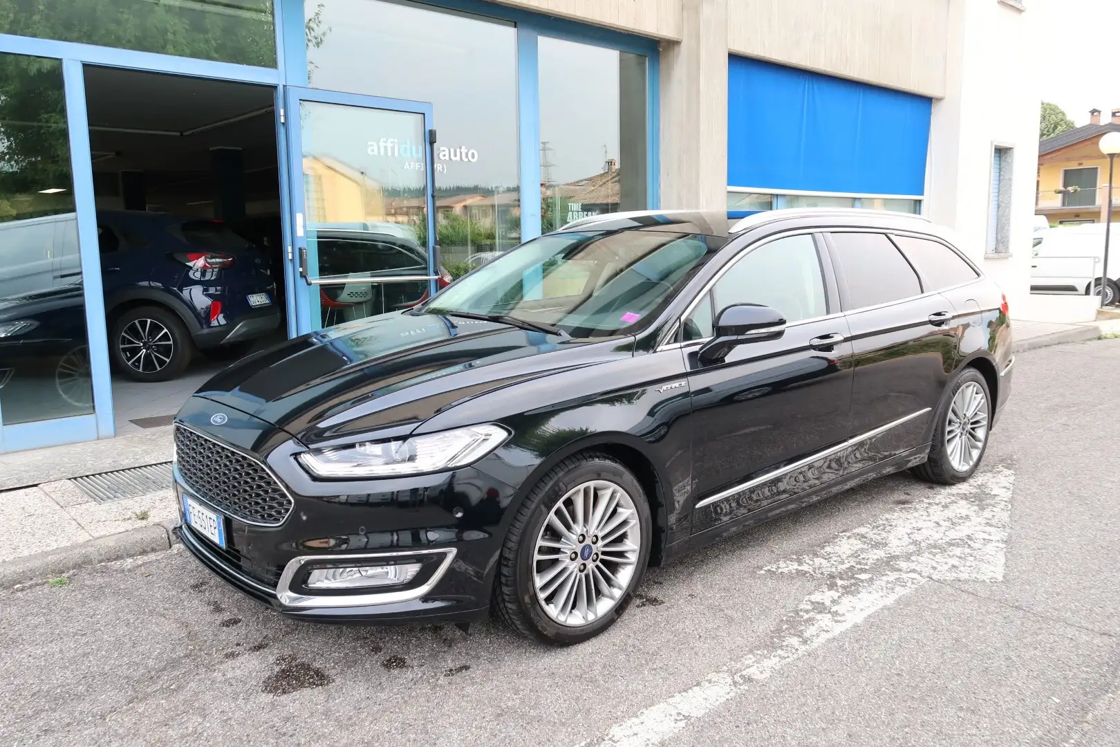 Ford Mondeo 2.0 TDCi 180 CV Powershift SW Vignale Nero - 1