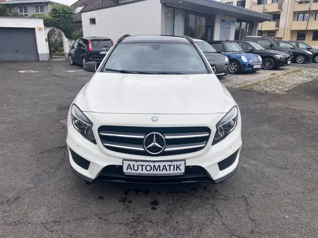 Mercedes-Benz GLA 250 4Matic*Pano*Night*AMG Line*Lieferung*