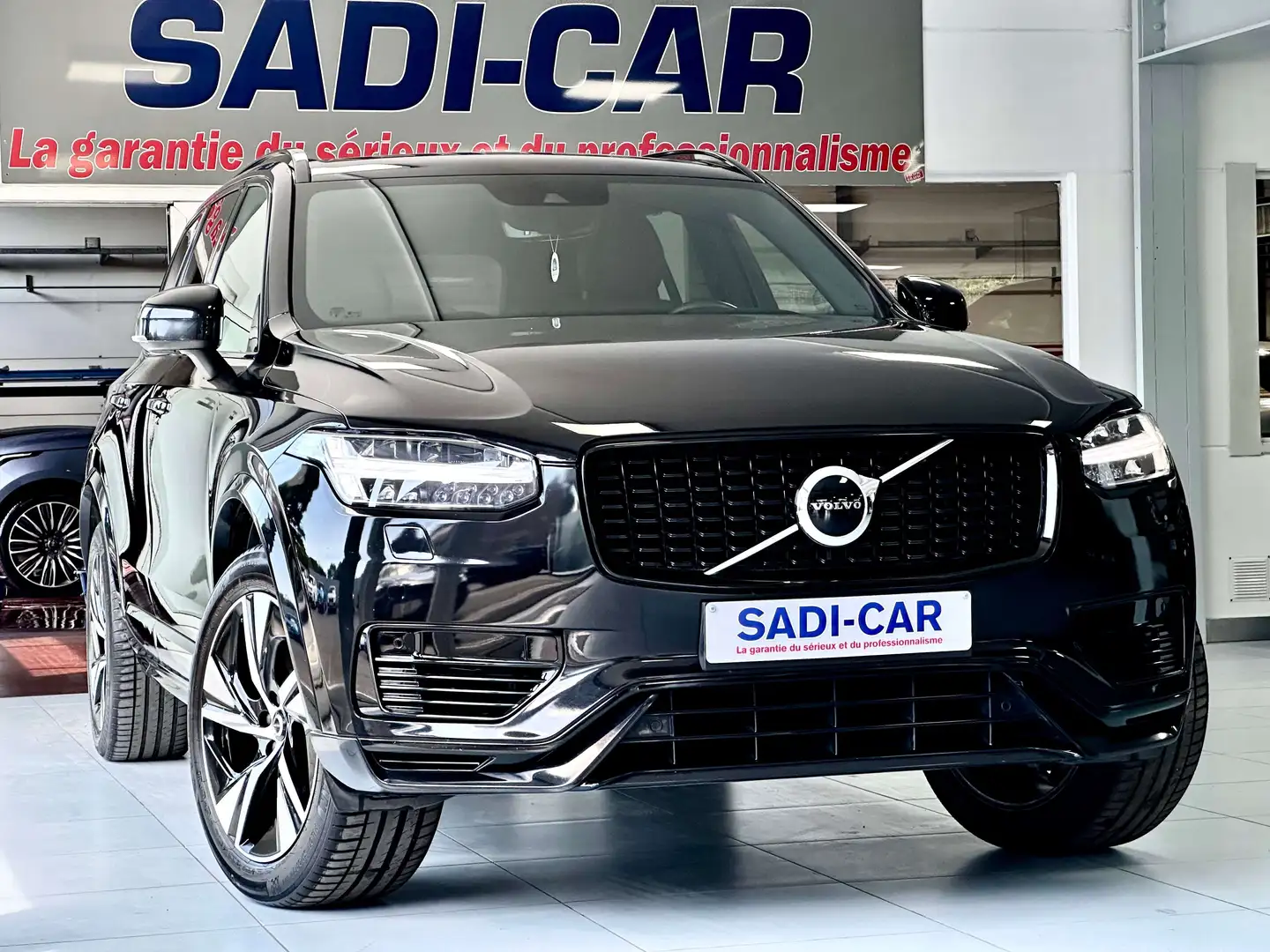 Volvo XC90 2.0 T8 303cv TE 4WD PHEV R-Design 7pl. Noir - 1