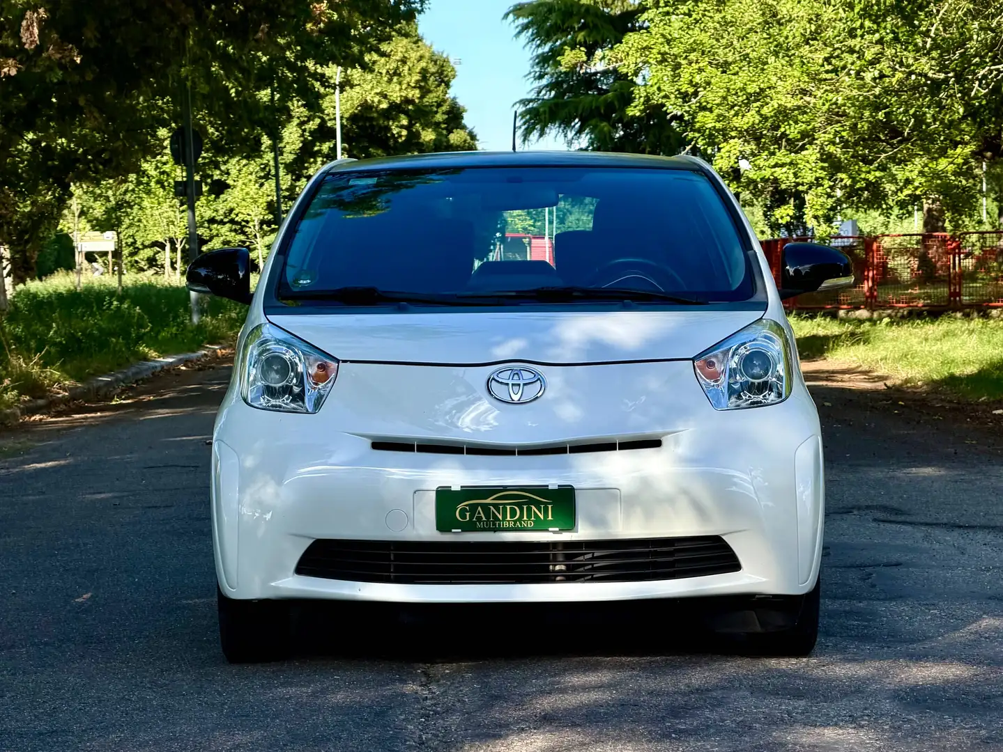 Toyota iQ iQ 1.0 multidrive SOL - VERSIONE LANCIO Weiß - 2