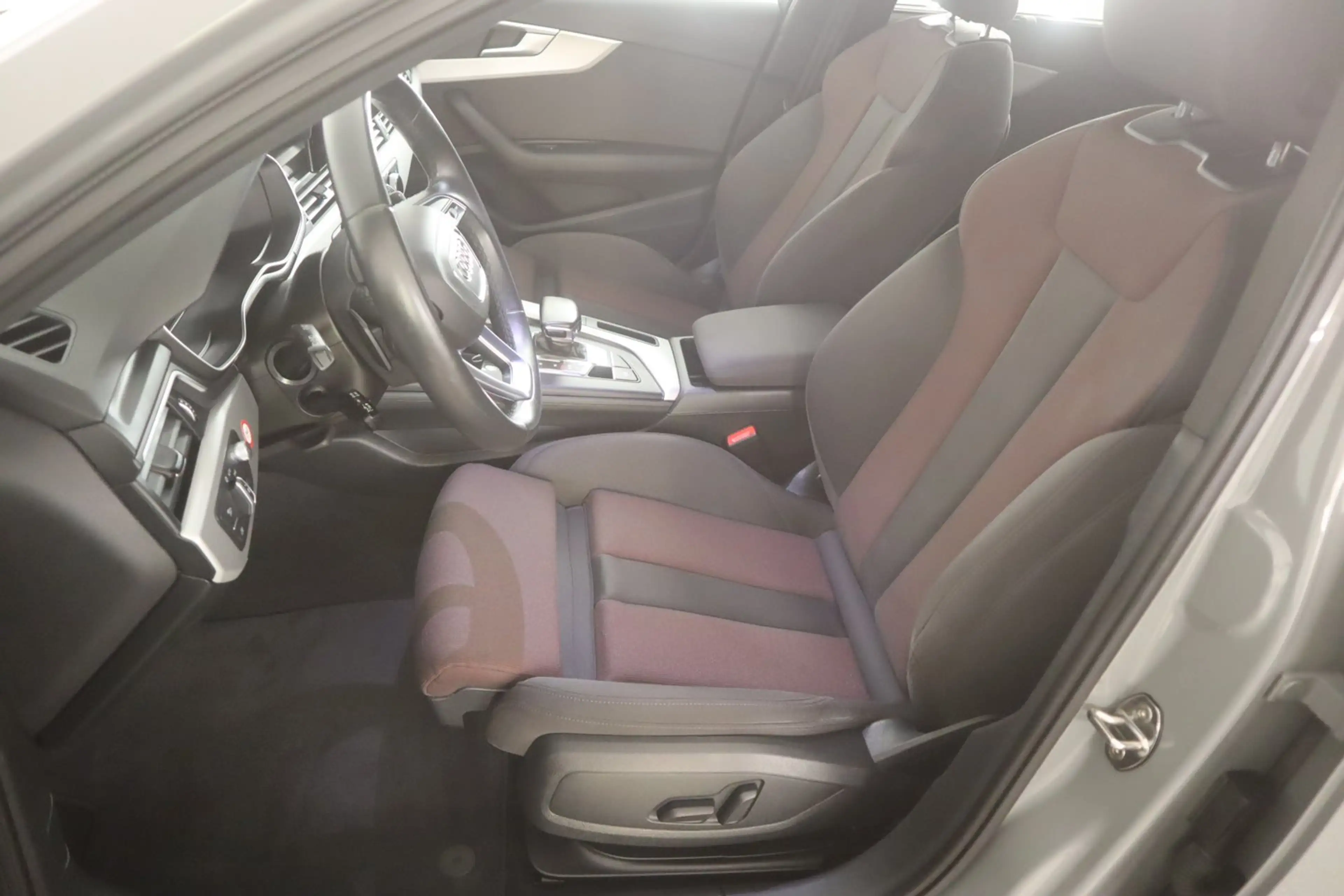Audi A4 allroad 40 TDI quattro — photo 13