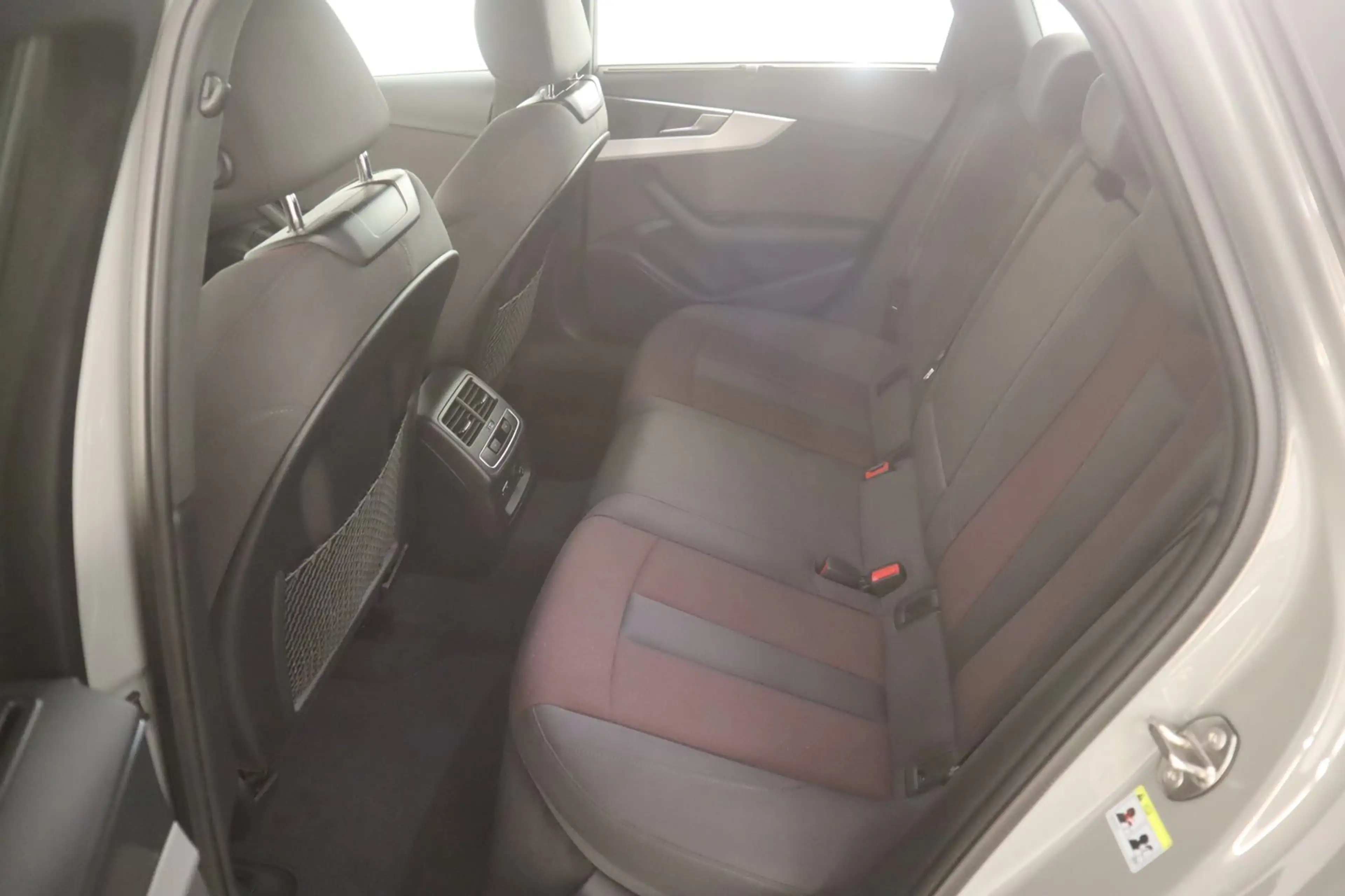 Audi A4 allroad 40 TDI quattro — photo 9